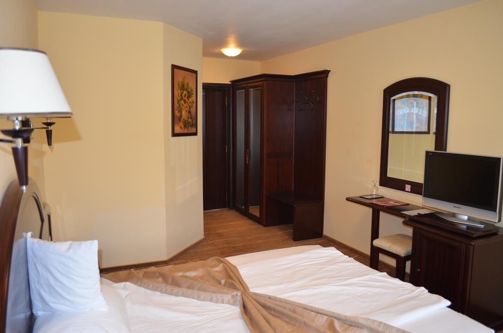 Hotel Astoria Alba Iulia Oda fotoğraf