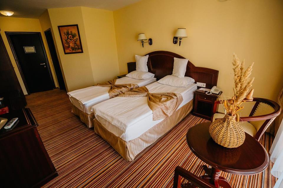 Hotel Astoria Alba Iulia Dış mekan fotoğraf
