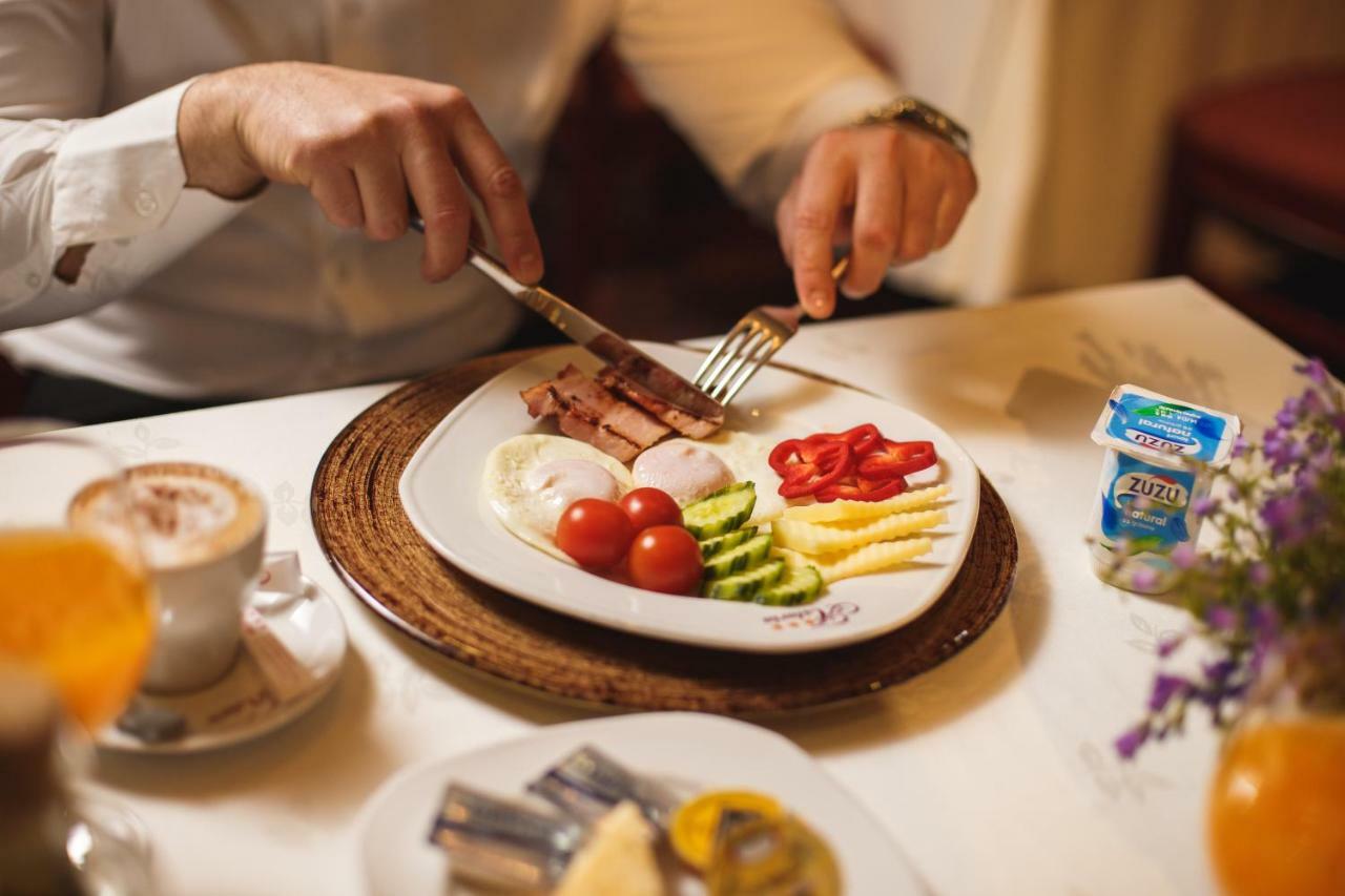Hotel Astoria Alba Iulia Dış mekan fotoğraf