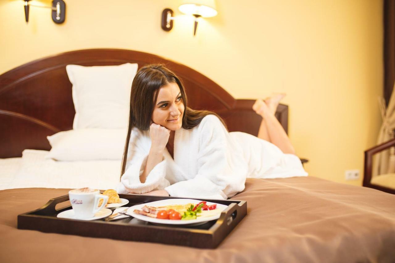 Hotel Astoria Alba Iulia Dış mekan fotoğraf